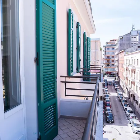 公寓 Elegante Vista Mare Con 4 Camere, Balconi E Ascensore Centro