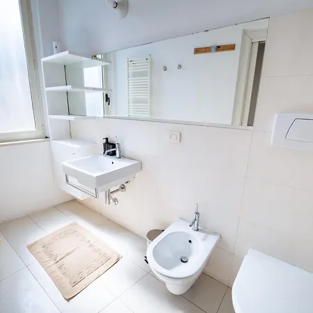 Elegante Vista Mare Con 4 Camere, Balconi E Ascensore Centro * 佩斯卡拉