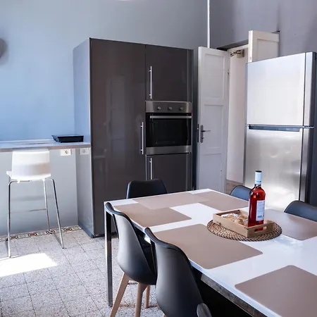 Elegante Vista Mare Con 4 Camere, Balconi E Ascensore Centro Apartment *